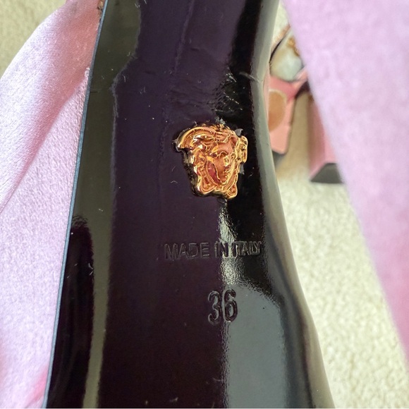 Versace
Aevitas 120mm single-platform pumps size 36 - Picture 12 of 15